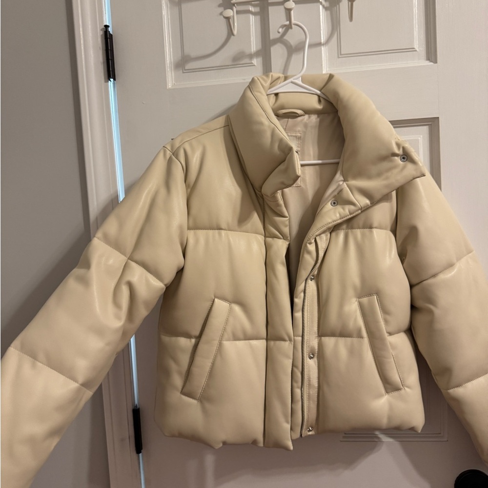 Abercrombie & Fitch Cream Puffer Jacket